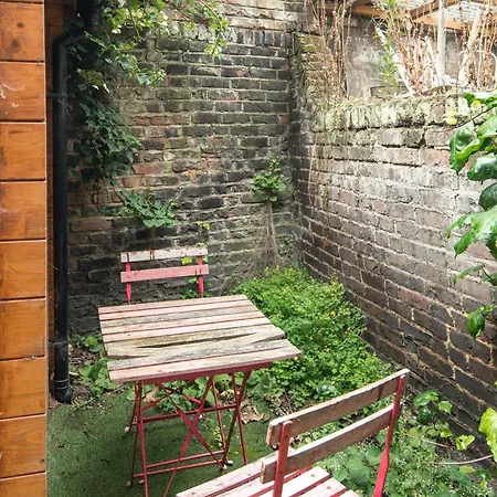 High-Ceiling Gorgerous Victorian Flat With Private Garden - 3 Mins To Hyde Park, Kensington Palace, 8 Mins Nottinghill, High Street Kensington Station
